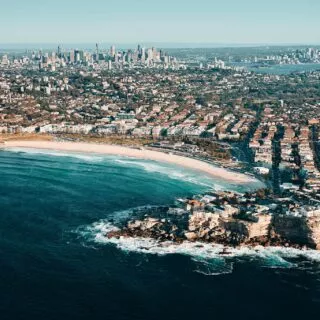 https://www.sydneytravelguide.com.au/wp-content/uploads/2023/09/Bondi-Beach-1-320x320.jpg