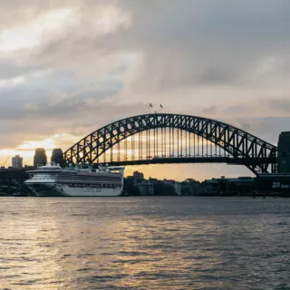https://www.sydneytravelguide.com.au/wp-content/uploads/2023/09/Sydney-Harbour-Bridge2-320x320.jpg