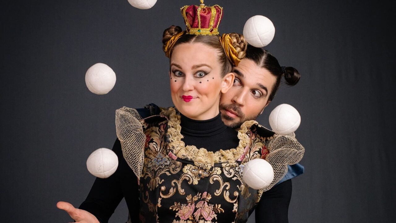 bee story fringe kids