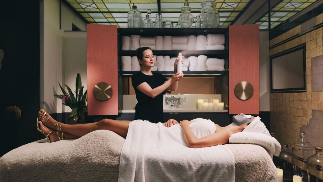 Spa Q Sydney is among the best spas in Sydney. Image via qthotels.com