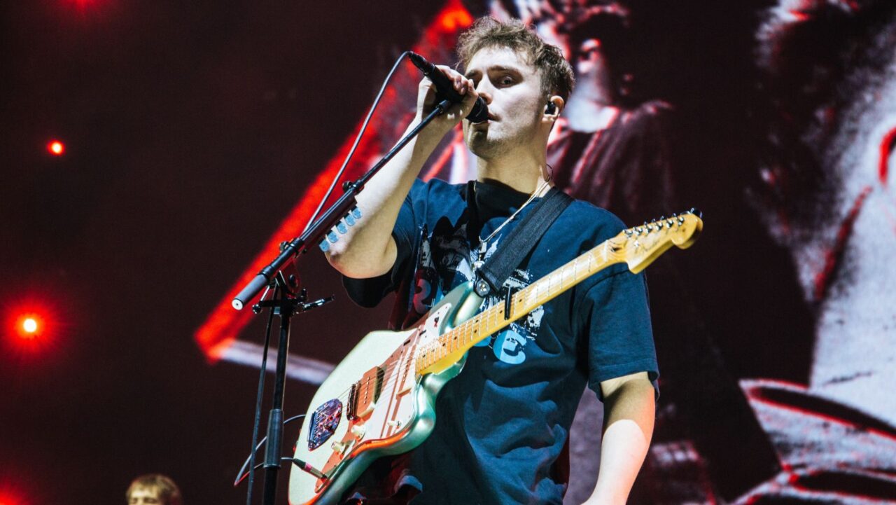 Sam Fender performing