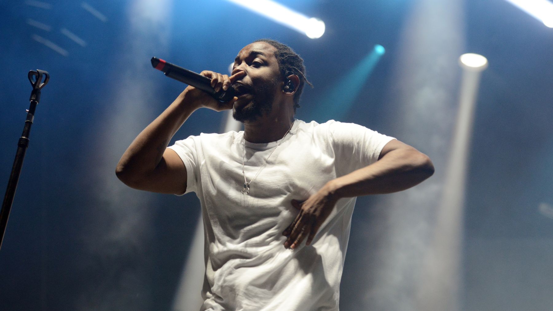 Kendrick Lamar performing