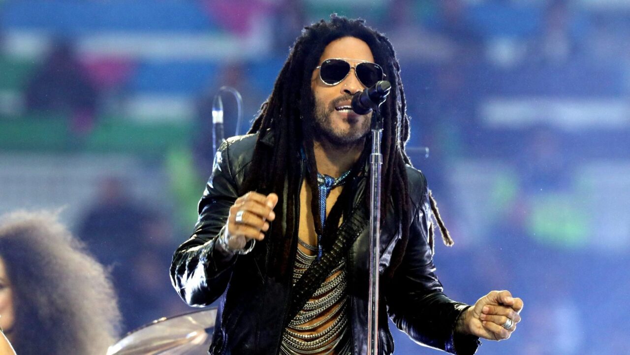 Lenny Kravitz singing