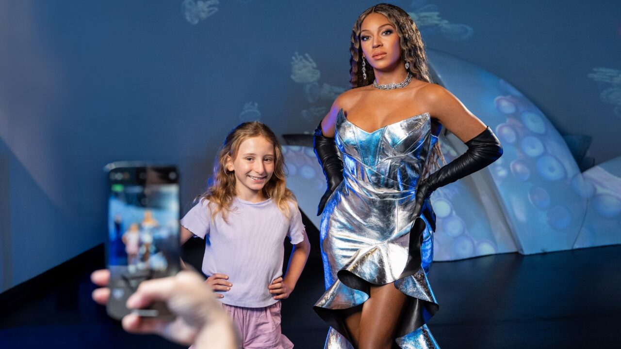Young girl with Beyoncé Madame Tussauds Sydney