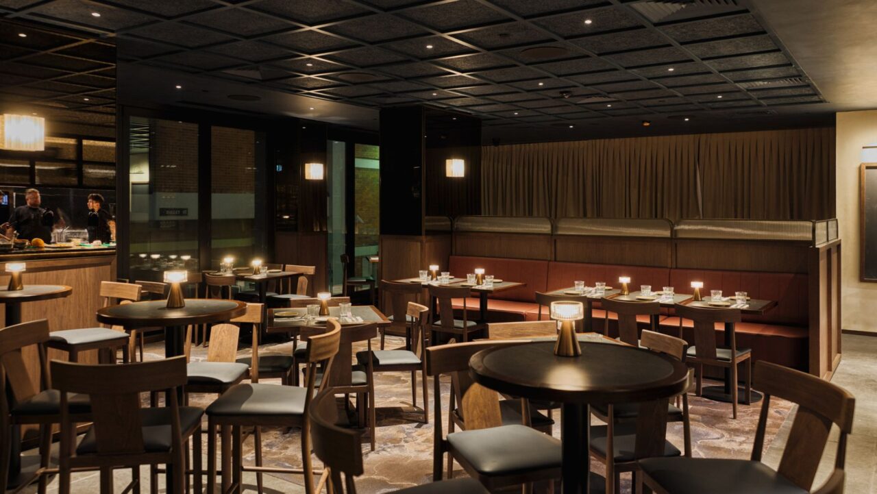 the interior of Ette