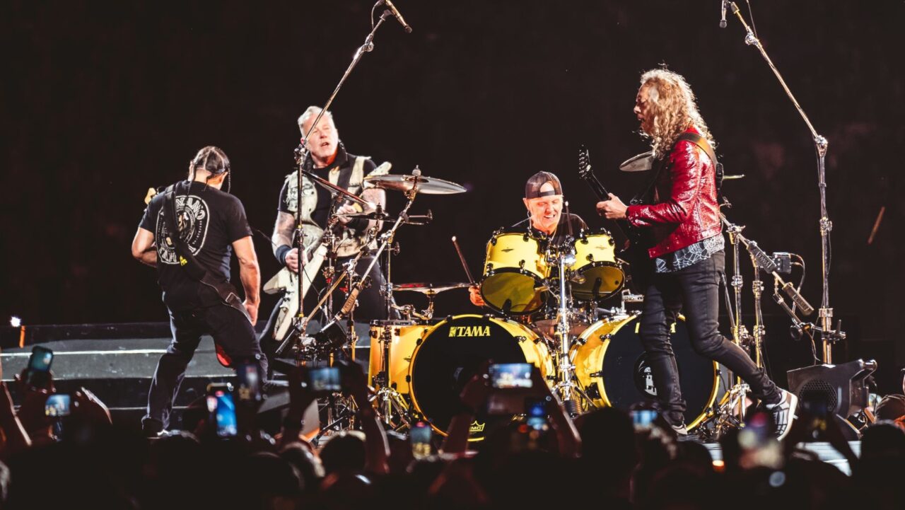Metallica Performing