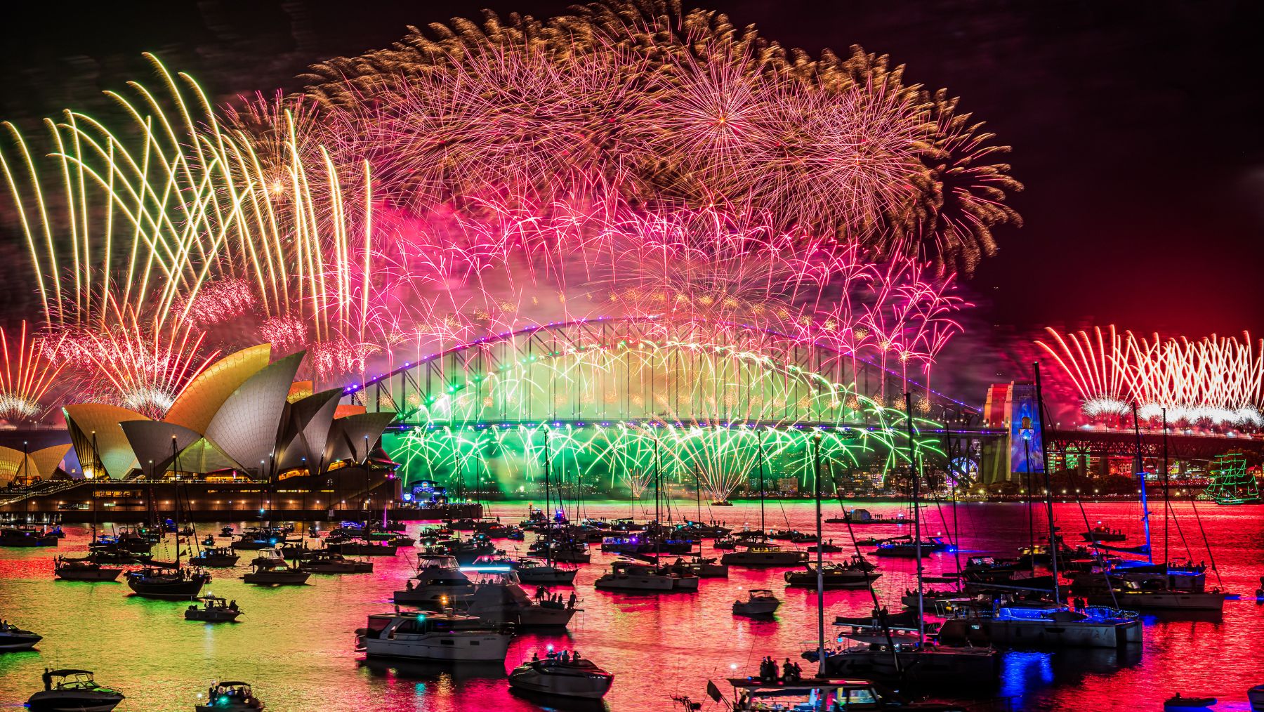 NYE fireworks on the harbour bridge